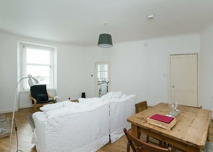St Margaret'S Loch Apartment
